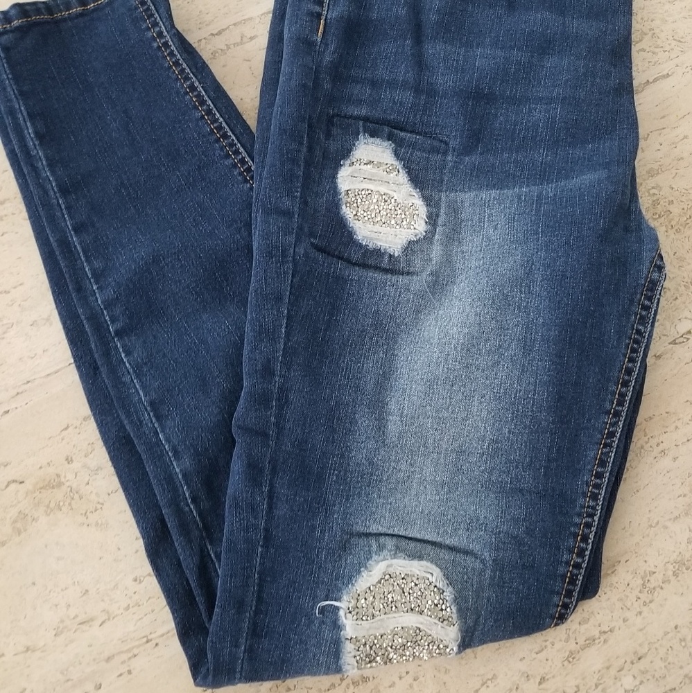 💎Destructed embellished pull on jegging💝